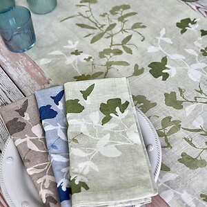 Spring Elegance: Bodrum Silhouette Floral Table Linens