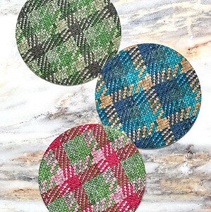 Bodrum Nantucket Green Pink Plaid Round Easy Care Placemats - Set of 4