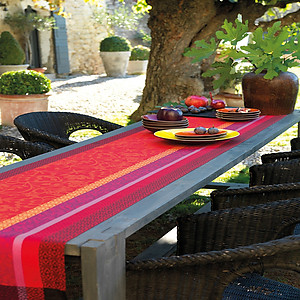 Le Jacquard Francais Provence Strawberry Red Cotton Table Linens