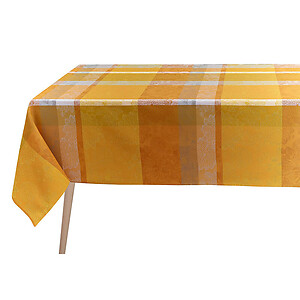 Le Jacquard Francais Marie Galante Pineapple Table Linens