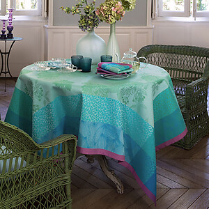 Le Jacquard Francais Parfums de Bagatelle Hydrangea Table Linens