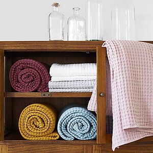 Schlossberg Stay Honey Cotton Waffle Blanket 