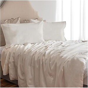 Silk Filled Duvet by St Geneve