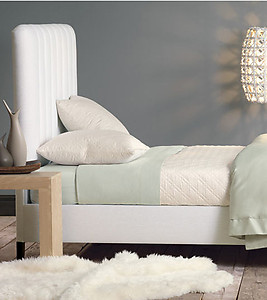 Lightweight Quilted Bedding with Diamond Pattern. de Medici Coperta