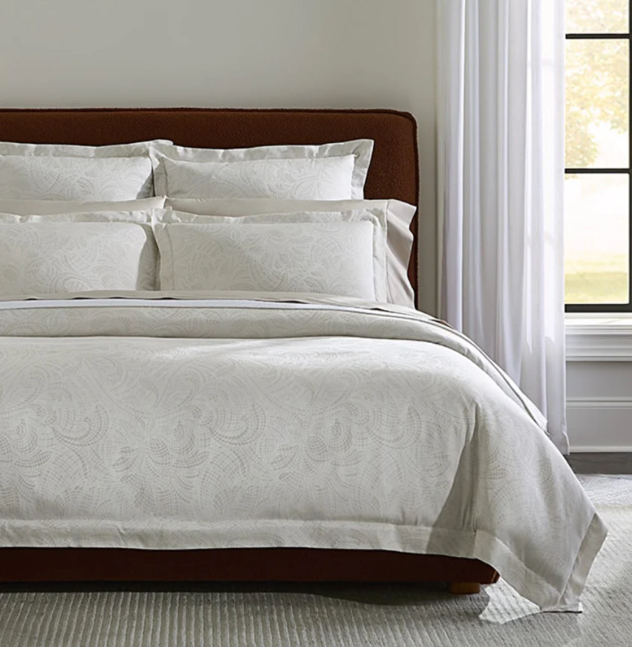 Sferra Leonessa Collection - Elegant Floral Jacquard