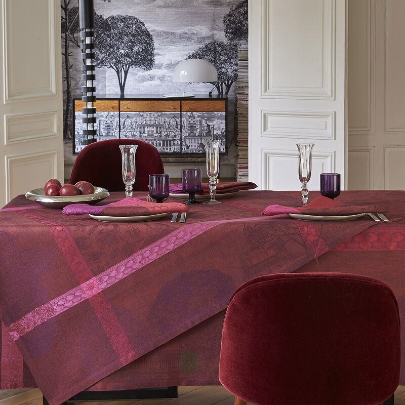 Le Jacquard Francais Symphonie Baroque Maroon Linen Table Linens