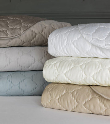 Beautiful Lightweight Quilted Coverlets & Bedding - De Medici Viola