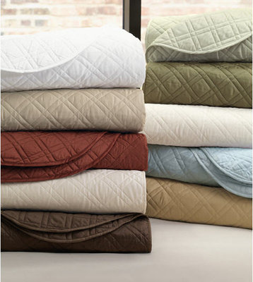 Lightweight Quilted Bedding with Diamond Pattern. de Medici Coperta