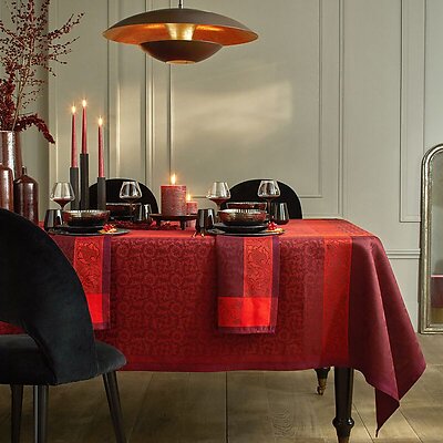 Le Jacquard Francais Ottomane Burgundy Linen Table Linens