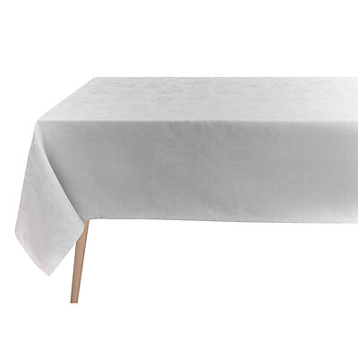 Flower Chambray Pearl Table Runner