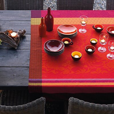 Le Jacquard Francais Provence Strawberry Red Cotton Table Linens